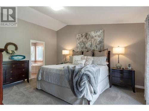 2631 Fairview Place, Blind Bay, BC - Indoor Photo Showing Bedroom