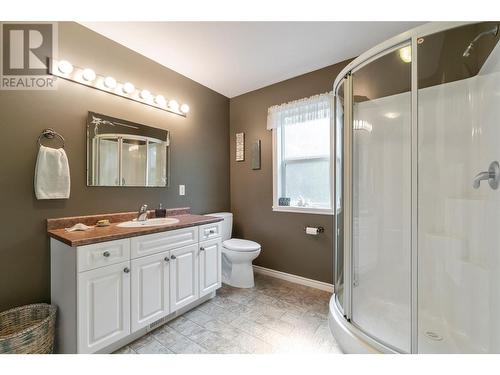 2631 Fairview Place, Blind Bay, BC - Indoor Photo Showing Bathroom
