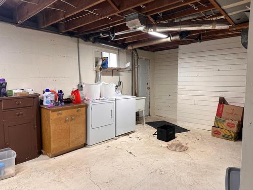 1488 Third Avenue, Trail, BC - Indoor Photo Showing Laundry Room