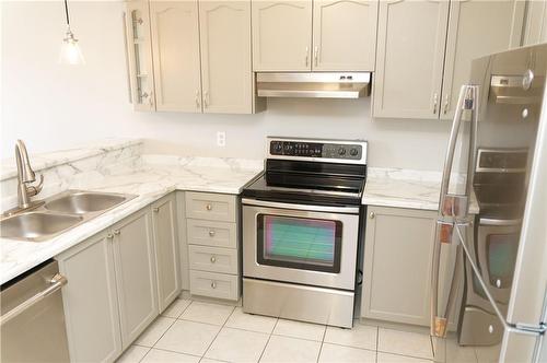 2737 King Street E|Unit #66, Hamilton, ON - Indoor Photo Showing Kitchen With Double Sink