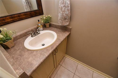 Main level powder room - 5235 Thornburn Drive, Burlington, ON - Indoor Photo Showing Bathroom