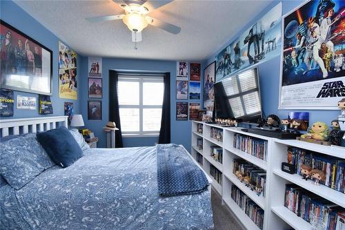 Upper Level Spacious Bedroom - 5235 Thornburn Drive, Burlington, ON - Indoor Photo Showing Bedroom