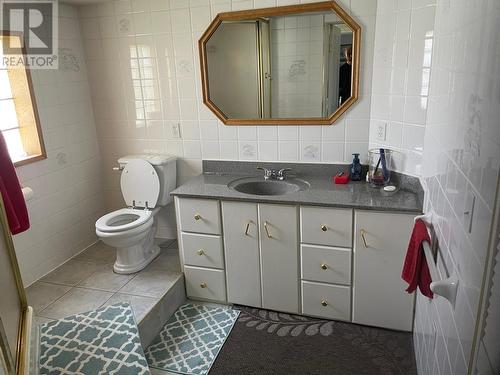 4645 Criss Creek Rd, Kamloops, BC - Indoor Photo Showing Bathroom