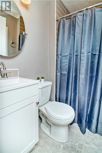 256 Hawthorne Drive, Riverview, NB - Indoor Photo Showing Bathroom