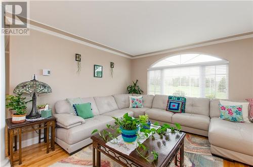 717 Royal Oaks Blvd, Moncton, NB - Indoor Photo Showing Living Room