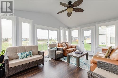 717 Royal Oaks Blvd, Moncton, NB - Indoor Photo Showing Living Room