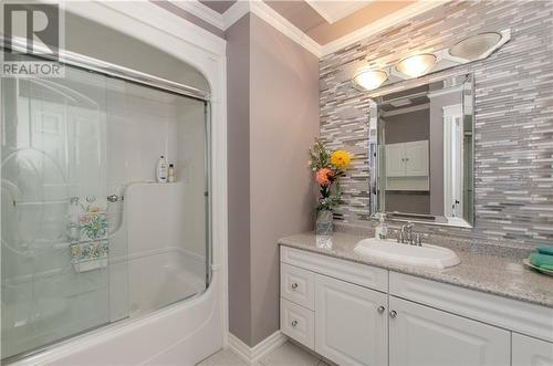 717 Royal Oaks Blvd, Moncton, NB - Indoor Photo Showing Bathroom