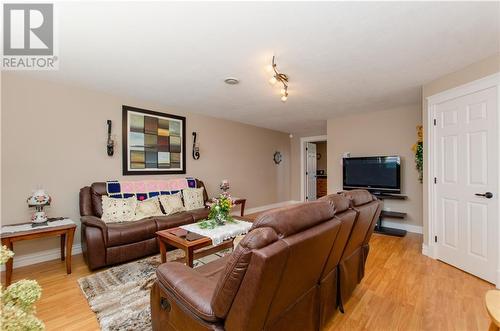 717 Royal Oaks Blvd, Moncton, NB - Indoor Photo Showing Living Room