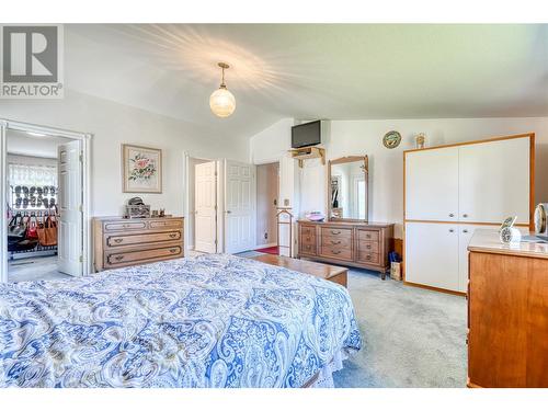6708 English Avenue, Summerland, BC - Indoor Photo Showing Bedroom