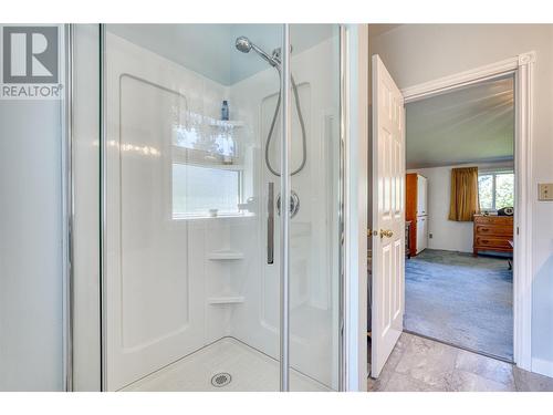 6708 English Avenue, Summerland, BC - Indoor Photo Showing Bathroom