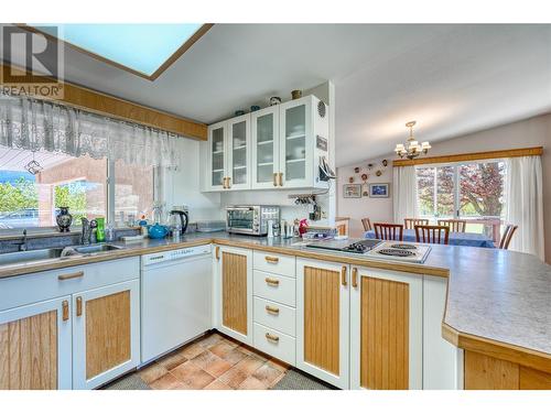 6708 English Avenue, Summerland, BC - Indoor Photo Showing Kitchen With Double Sink