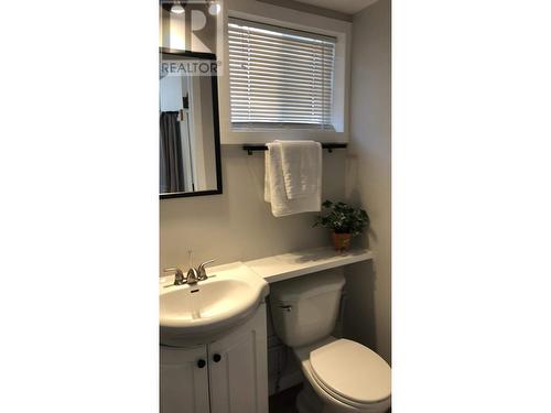 304 Thomas Street, Princeton, BC - Indoor Photo Showing Bathroom