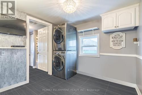 1739 Caistor Centre Road, West Lincoln, ON - Indoor Photo Showing Laundry Room