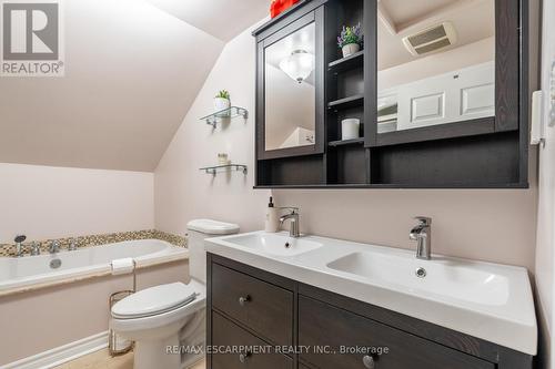 1739 Caistor Centre Road, West Lincoln, ON - Indoor Photo Showing Bathroom