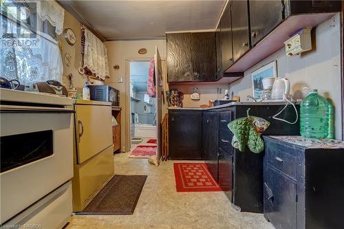 120 Sir Williams Lane, Grey Highlands, ON - Indoor Photo Showing Kitchen