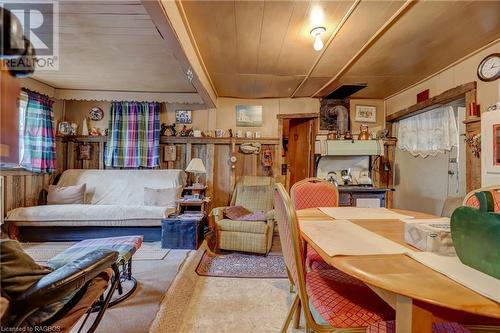 120 Sir Williams Lane, Grey Highlands, ON - Indoor Photo Showing Living Room