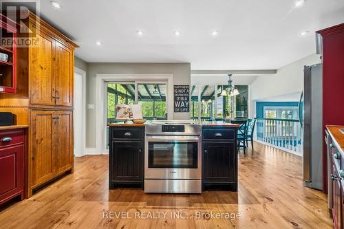 11485 First Line, Milton, ON - Indoor Photo Showing Kitchen