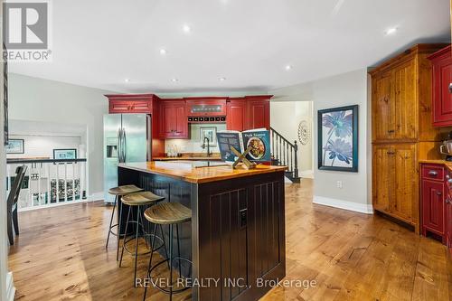 11485 First Line, Milton, ON - Indoor Photo Showing Kitchen