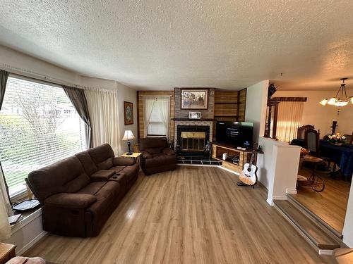 875 Kimberely Avenue N, Greenwood, BC - Indoor Photo Showing Living Room With Fireplace