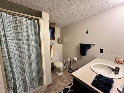 875 Kimberely Avenue N, Greenwood, BC - Indoor Photo Showing Bathroom