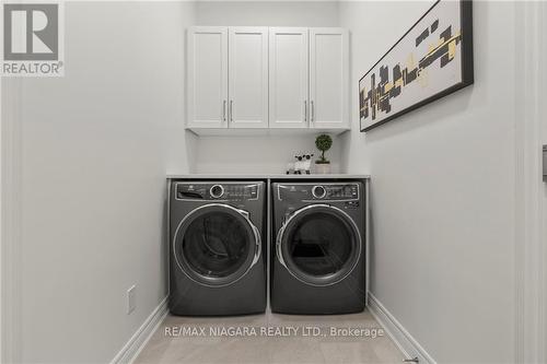 281 Klager Avenue, Pelham, ON - Indoor Photo Showing Laundry Room