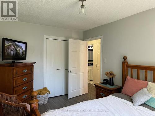 Unit B - 127 Duke Street, North Middlesex, ON - Indoor Photo Showing Bedroom