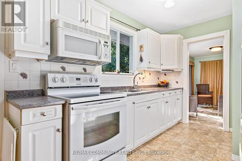 24 Parkview Heights, Quinte West, ON - Indoor Photo Showing Kitchen