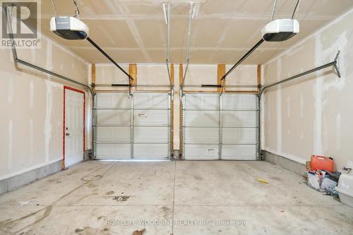 2823 Asima Drive, London, ON - Indoor Photo Showing Garage