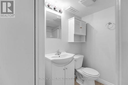 133 Empress Avenue, London, ON - Indoor Photo Showing Bathroom