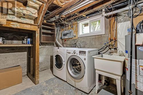 133 Empress Avenue, London, ON - Indoor Photo Showing Laundry Room