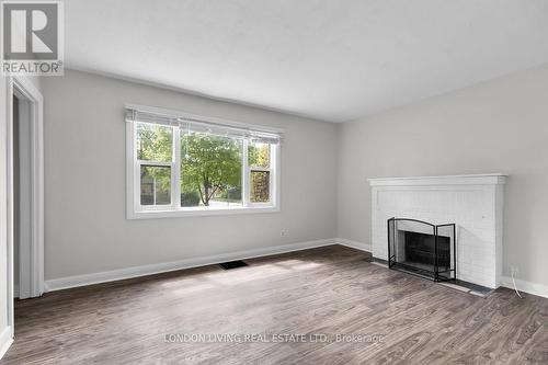 133 Empress Avenue, London, ON - Indoor Photo Showing Living Room With Fireplace