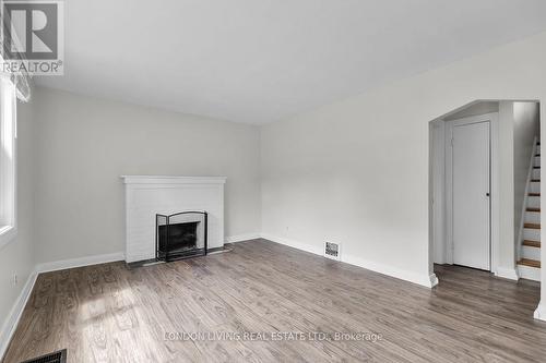 133 Empress Avenue, London, ON - Indoor With Fireplace