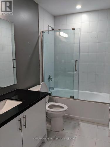 326 - 125 Shoreview Place, Hamilton, ON - Indoor Photo Showing Bathroom