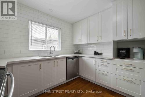 30 West Street W, Georgina, ON - Indoor Photo Showing Kitchen With Double Sink