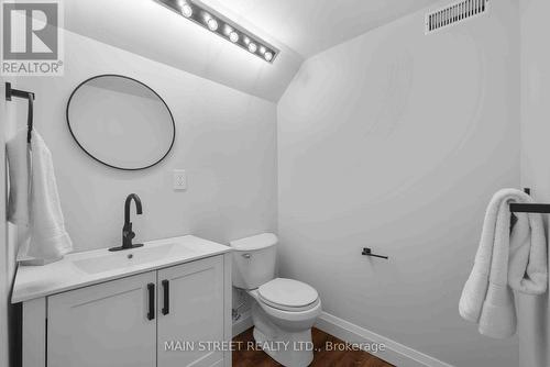 30 West Street W, Georgina, ON - Indoor Photo Showing Bathroom