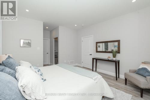 180 Tiny Beaches Road S, Tiny, ON - Indoor Photo Showing Bedroom