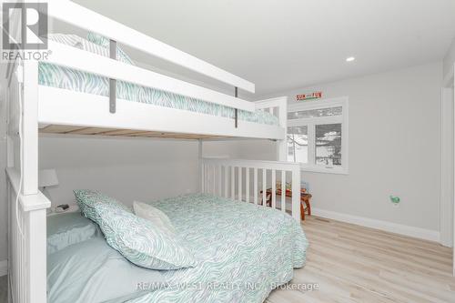 180 Tiny Beaches Road S, Tiny, ON - Indoor Photo Showing Bedroom