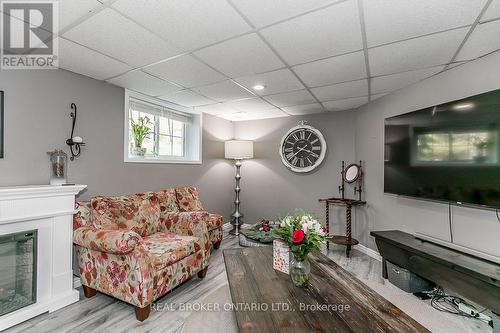 1519 1 Line N, Oro-Medonte, ON - Indoor Photo Showing Living Room With Fireplace