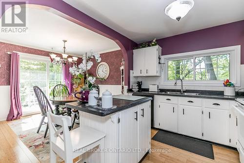 1519 1 Line N, Oro-Medonte, ON - Indoor Photo Showing Kitchen With Double Sink