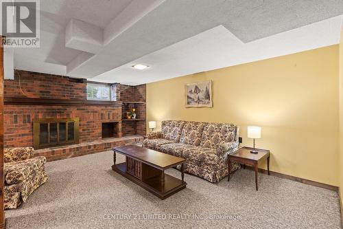223 Bel Air Avenue, Hamilton, ON - Indoor Photo Showing Living Room With Fireplace