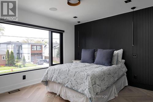 1175 Ogden Avenue, Mississauga, ON - Indoor Photo Showing Bedroom