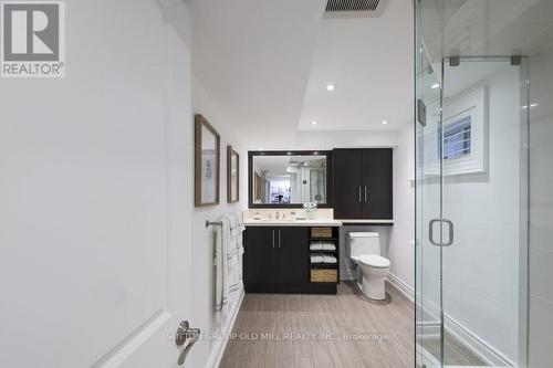 6 Fairmar Avenue, Toronto, ON - Indoor Photo Showing Bathroom