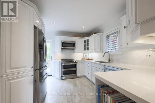 6 Fairmar Avenue, Toronto, ON - Indoor Photo Showing Kitchen With Upgraded Kitchen