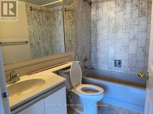 1403 - 265 Enfield Place, Mississauga, ON - Indoor Photo Showing Bathroom