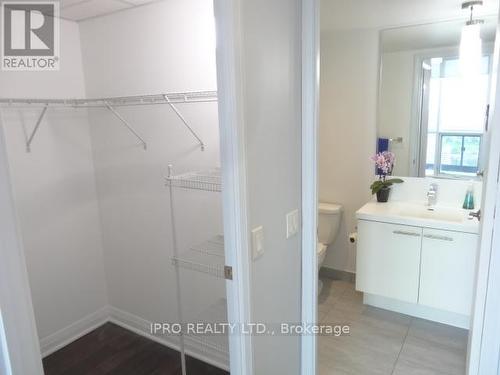 3509 - 5 Valhalla Inn Road, Toronto, ON - Indoor Photo Showing Bathroom