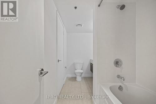 201 - 21 Nelson Street, Toronto, ON -  Photo Showing Bathroom