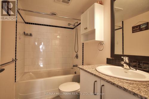 2510 - 33 Sheppard Avenue E, Toronto, ON - Indoor Photo Showing Bathroom