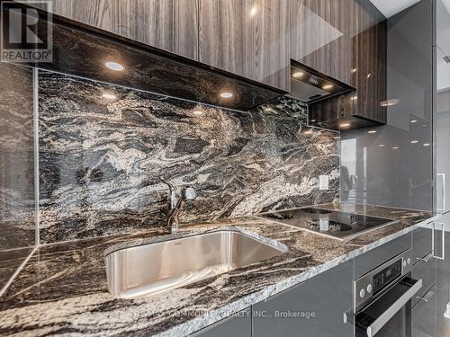 3001 - 50 O'Neill Road E, Toronto, ON - Indoor Photo Showing Kitchen With Upgraded Kitchen