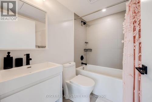 408 - 2 Augusta Avenue, Toronto, ON - Indoor Photo Showing Bathroom