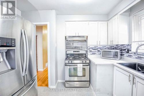 96 Cultra Square, Toronto, ON - Indoor Photo Showing Kitchen